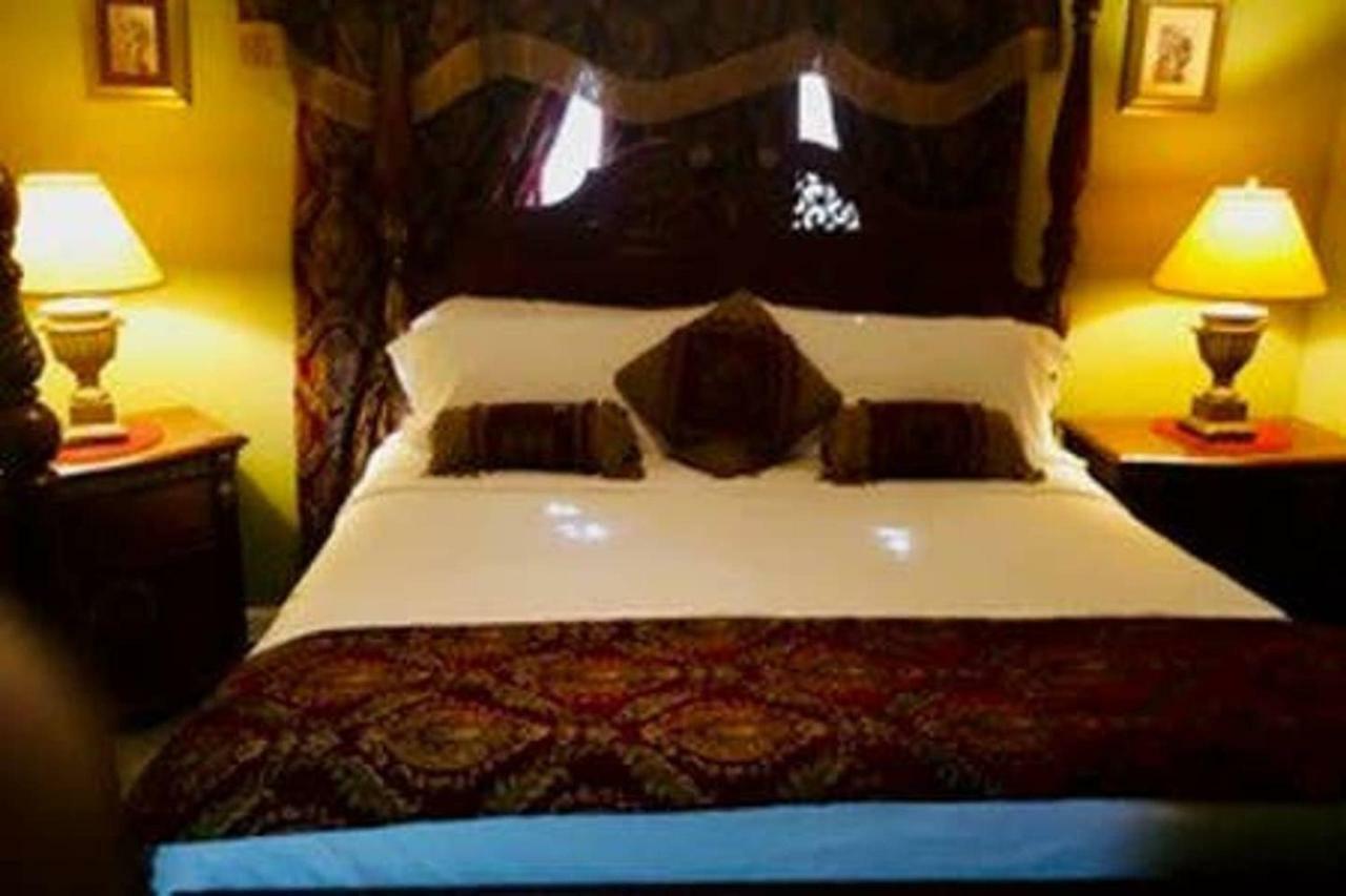 2 Bedroom Sleeps 6 Spacious Luxury Apartment 79 Монтгомері Екстер'єр фото
